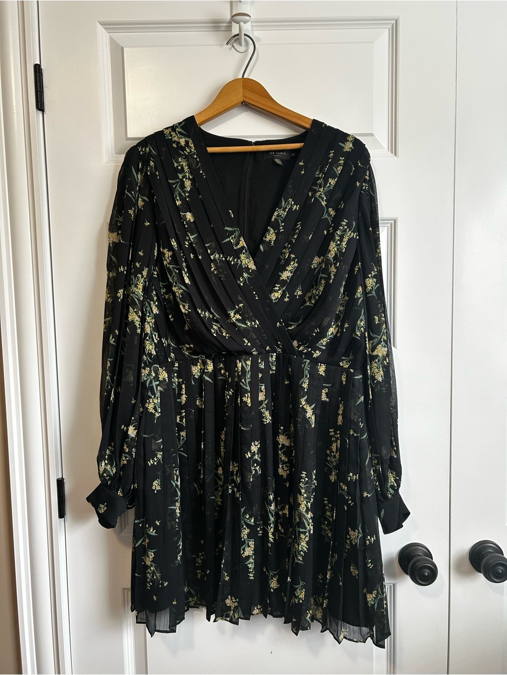 Ted Baker Papyrus Black Floral Long-Sleeve Pleated Dress - Picture 3 of 9